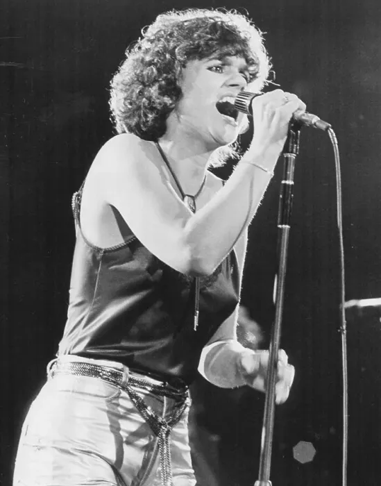 Framed Print : Linda Ronstadt Singing into Microphone Framed Print : Linda Ronstadt Singing into Microphone
