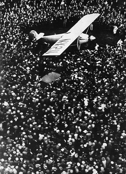Lindbergh Arrives In Croydon