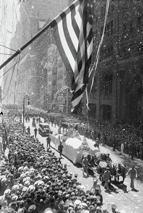 Framed Print : Lindbergh Floats Moving Down Broadway Framed Print : Lindbergh Floats Moving Down Broadway