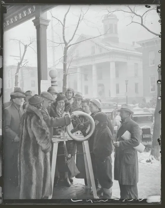 Framed Print : Lindbergh Trial Spectators Framed Print : Lindbergh Trial Spectators