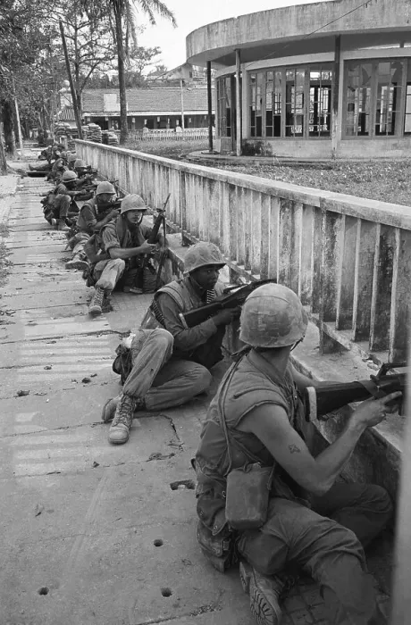 Framed Print : A Line Of US Marines In Hue Framed Print : A Line Of US Marines In Hue
