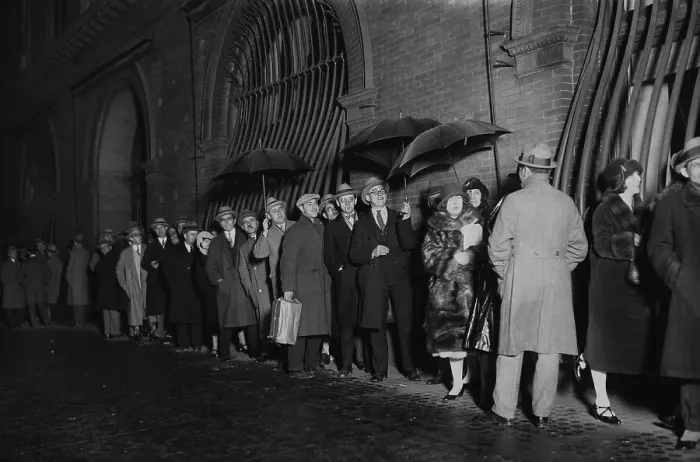 Framed Print : Line of People Waiting to Enter Opera Event