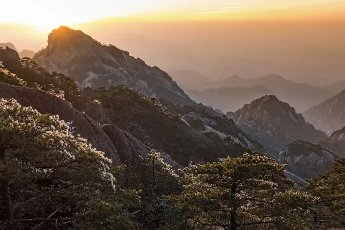 Framed Print : lion peak view point, Huangshan (Yellow Mountains), Eastern China Framed Print : lion peak view point, Huangshan (Yellow Mountains), Eastern China