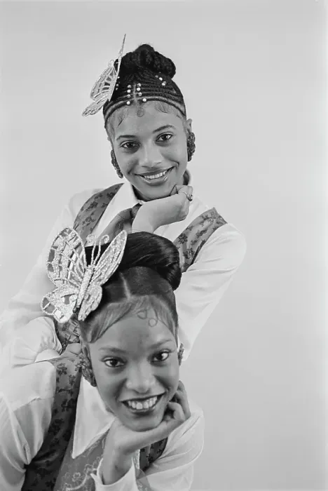 Framed Print : Lisa Jones And Pat Davis - Soul Train Dancers Framed Print : Lisa Jones And Pat Davis - Soul Train Dancers