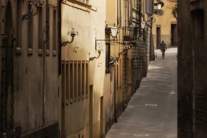 Framed Print : Little Alley in Siena, Italy Framed Print : Little Alley in Siena, Italy