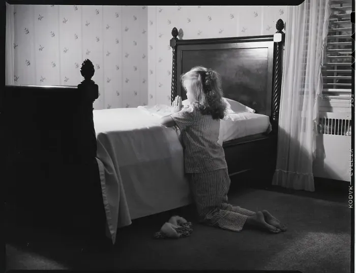 Framed Print : Little Girl Saying Bed Time Prayers