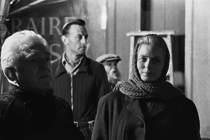 Framed Print : Litvak And Bergman At Elstree