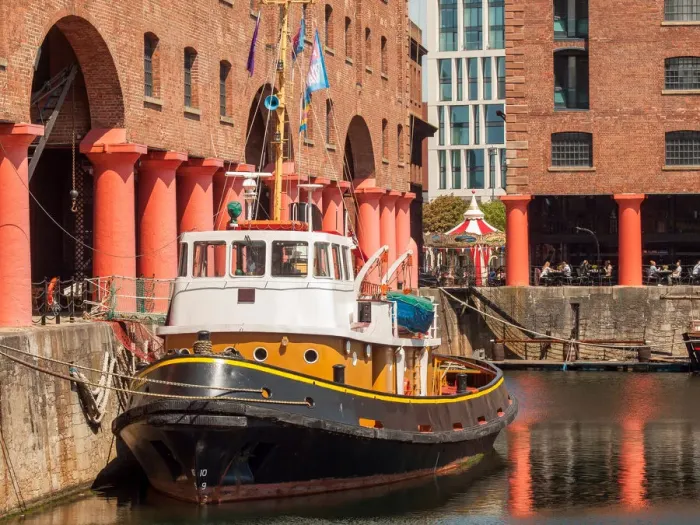 Framed Print : Liverpool, Albert Dock and ship