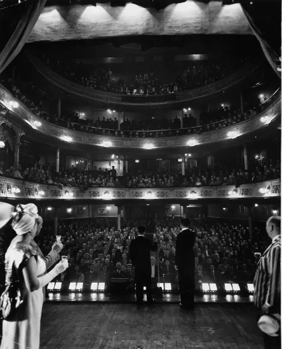 Framed Print : Liverpool Audience Framed Print : Liverpool Audience