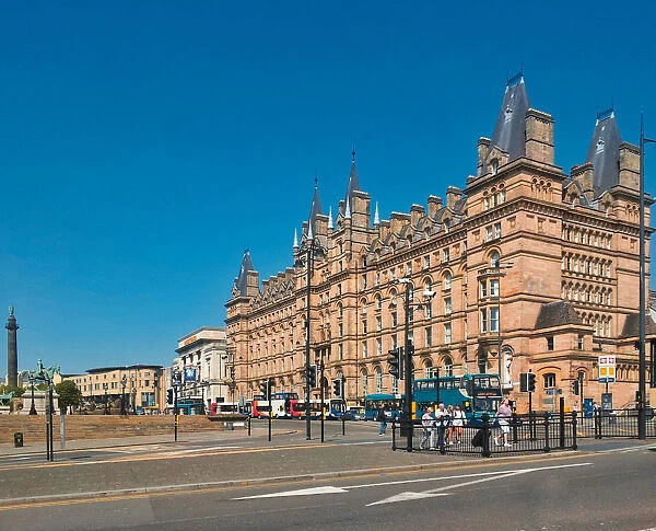 Liverpool, cityscape in Lime street