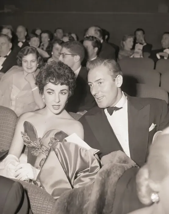 Framed Print : Liz Taylor with Hubby Wilding at Premiere Framed Print : Liz Taylor with Hubby Wilding at Premiere