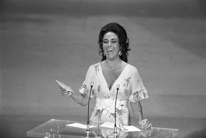 Framed Print : Liz Taylor Laughhing on Stage Framed Print : Liz Taylor Laughhing on Stage