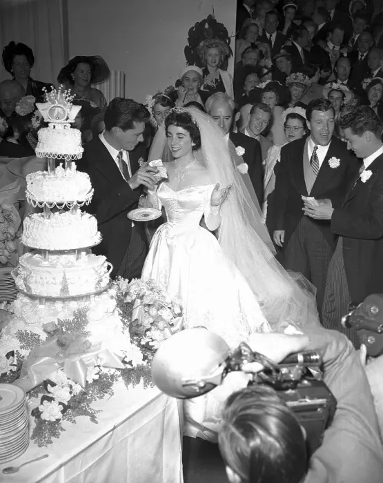 Framed Print : Liz Taylor and Nicky Hilton at Wedding