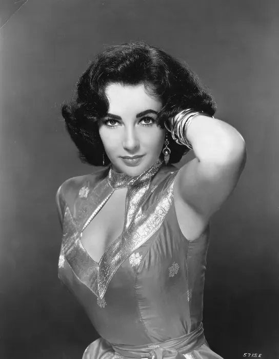Framed Print : Liz Taylor In Seductive Pose Framed Print : Liz Taylor In Seductive Pose