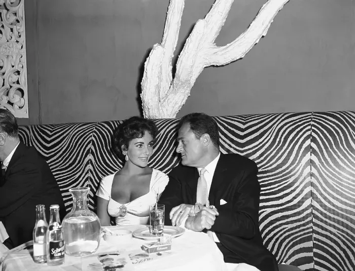 Framed Print : Liz Taylor W / Mike Todd At El Morocco Framed Print : Liz Taylor W / Mike Todd At El Morocco