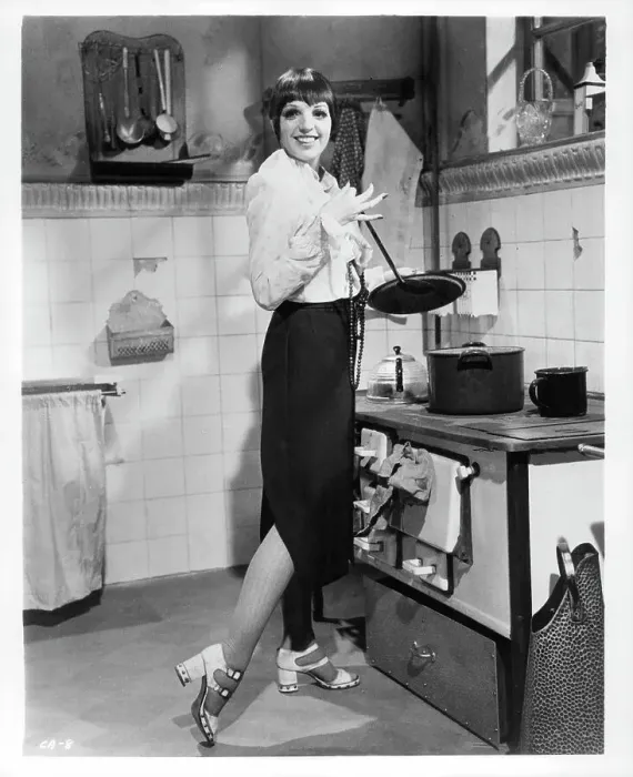 Framed Print : Liza Minnelli In Cabaret Framed Print : Liza Minnelli In Cabaret