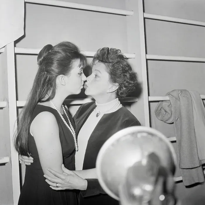Framed Print : Liza Minnelli Kissing Judy Garland Framed Print : Liza Minnelli Kissing Judy Garland