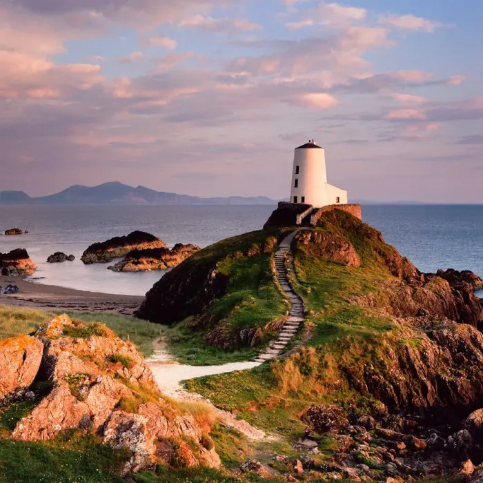 Framed Print : Llanddwyn Lighthouse Framed Print : Llanddwyn Lighthouse