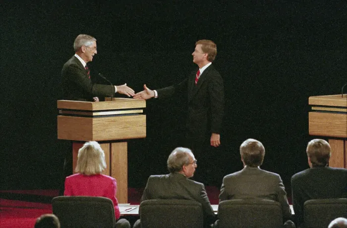 Framed Print : Lloyd Bentsen and Dan Quayle Shaking Hands Framed Print : Lloyd Bentsen and Dan Quayle Shaking Hands