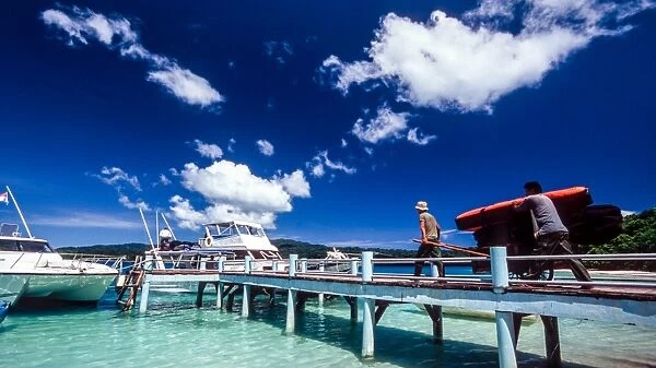 Loading dock, Pulau Peucang