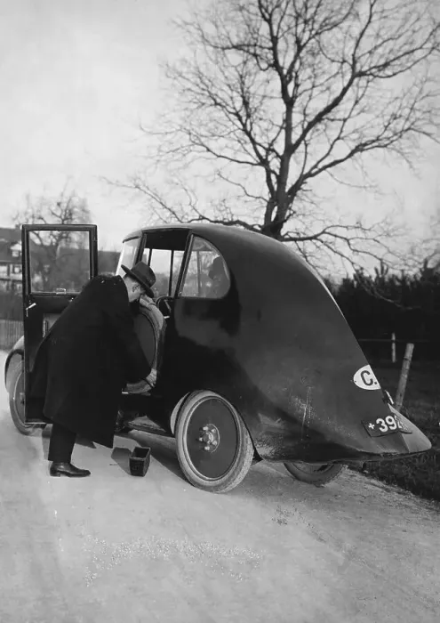Framed Print : Loading Jaray's System Streamlined Car Framed Print : Loading Jaray's System Streamlined Car