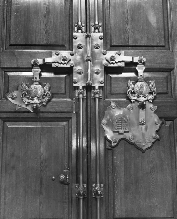 Framed Print : Lock on Doors of Blenheim's Great Hall Framed Print : Lock on Doors of Blenheim's Great Hall