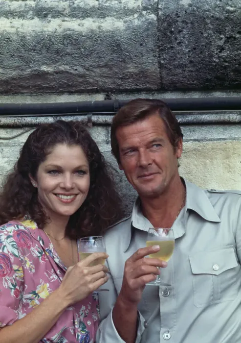 Framed Print : Lois Chiles And Roger Moore Framed Print : Lois Chiles And Roger Moore