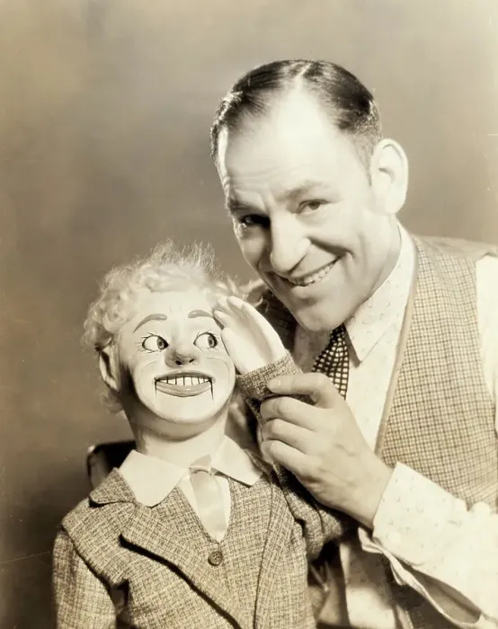 Framed Print : Lon Chaney with Dummy in The Unholy Three Framed Print : Lon Chaney with Dummy in The Unholy Three