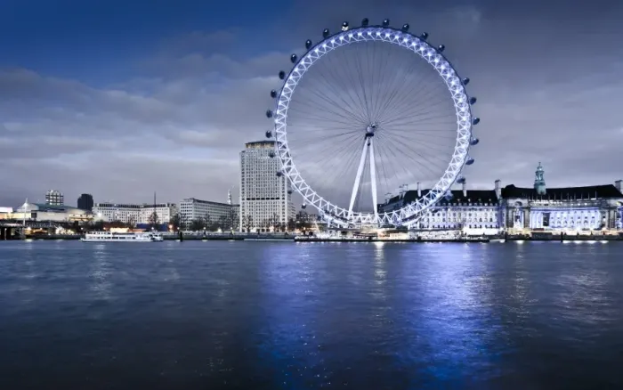 Framed Print : London Eye and River Thames in London Framed Print : London Eye and River Thames in London