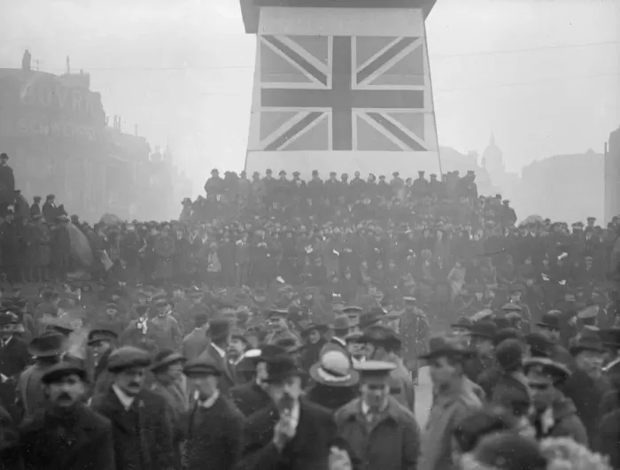 Framed Print : London Loan Rally