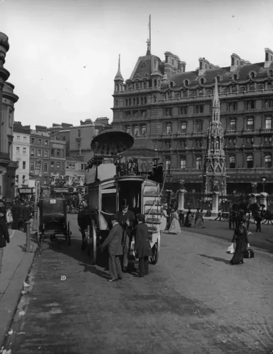 Framed Print : London Omnibus Framed Print : London Omnibus