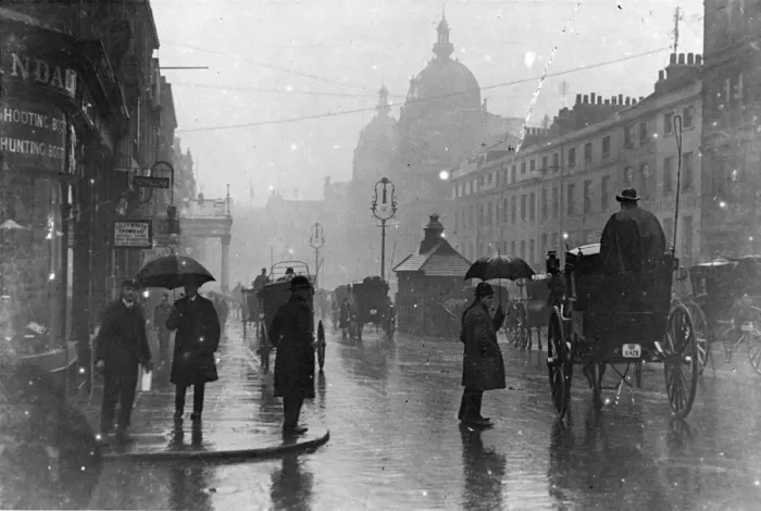 Framed Print : London Rain Framed Print : London Rain