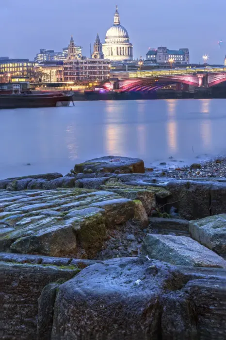 Framed Print : London shore line