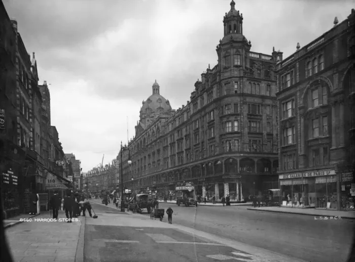Framed Print : London Stereoscopic Company (1854-1922) Framed Print : London Stereoscopic Company (1854-1922)