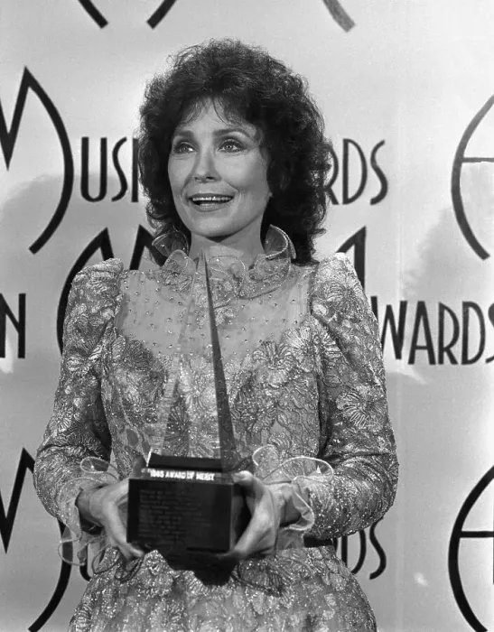 Framed Print : Loretta Lynn Holding Award Framed Print : Loretta Lynn Holding Award