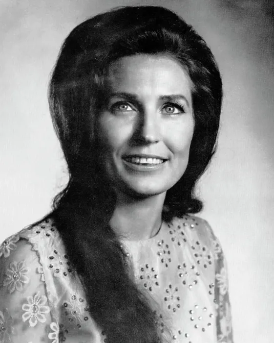Framed Print : Loretta Lynn Portrait Framed Print : Loretta Lynn Portrait