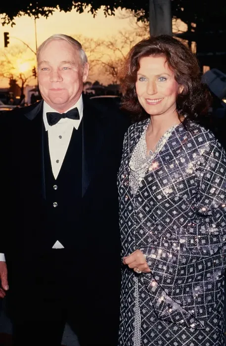 Framed Print : Loretta & Mooney Lynn At The Academy Awards Framed Print : Loretta & Mooney Lynn At The Academy Awards