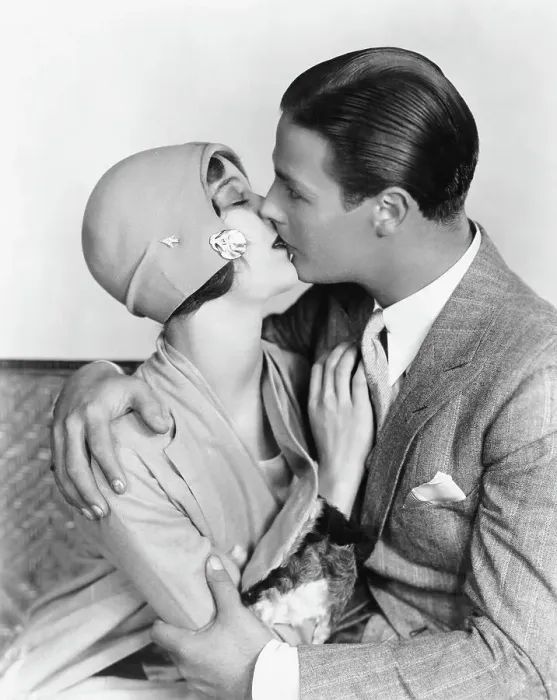 Framed Print : Loretta Young and Mat Kemp Kissing Framed Print : Loretta Young and Mat Kemp Kissing