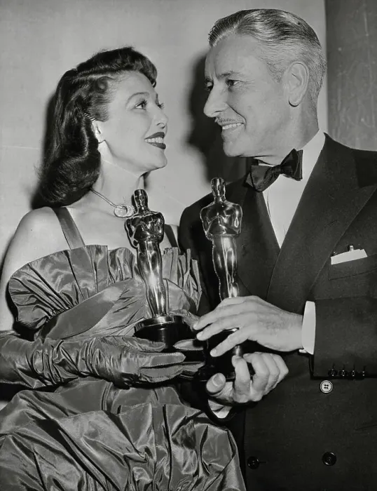 Framed Print : Loretta Young and Ronald Colman Holding Their Oscars Framed Print : Loretta Young and Ronald Colman Holding Their Oscars