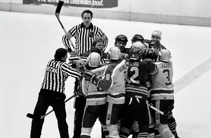 Framed Print : Los Angeles Kings Vs Buffalo Sabres, 1985 Framed Print : Los Angeles Kings Vs Buffalo Sabres, 1985