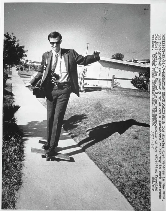 Framed Print : Los Angeles Photographer Skateboards His Way to Work