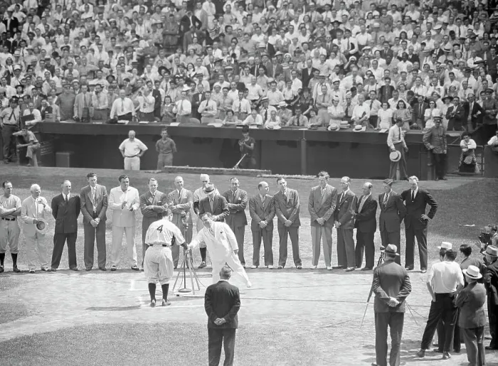 Framed Print : Lou Gehrig Shaking Hands W / Mayor