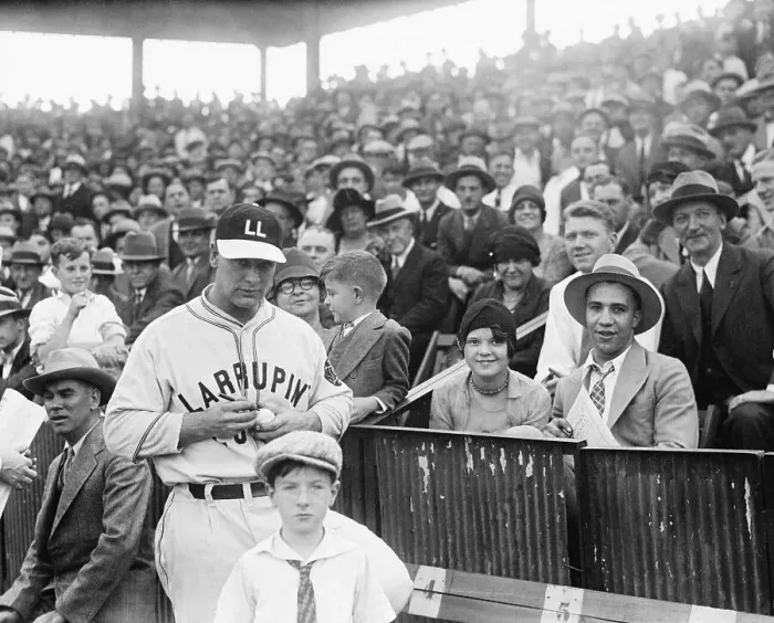 Framed Print : Lou Gehrig Signing Autographs Framed Print : Lou Gehrig Signing Autographs