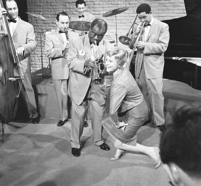 Framed Print : Louis Armstrong with Actress Marika Rokk Framed Print : Louis Armstrong with Actress Marika Rokk