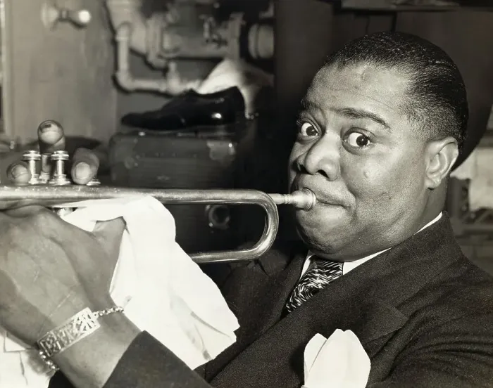 Framed Print : Louis Armstrong Blowing his Trumpet Framed Print : Louis Armstrong Blowing his Trumpet