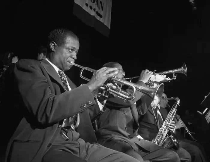 Framed Print : Louis Armstrong in Concert at the Metropolitan Framed Print : Louis Armstrong in Concert at the Metropolitan