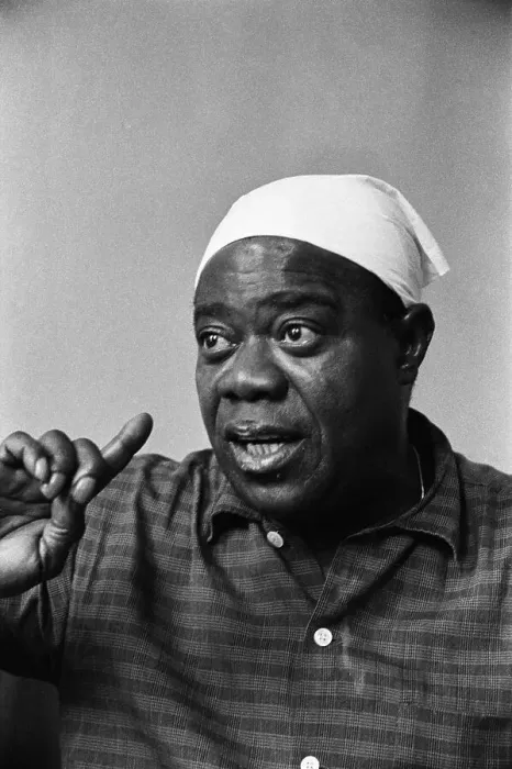 Framed Print : Louis Armstrong Headshot Pointing Framed Print : Louis Armstrong Headshot Pointing