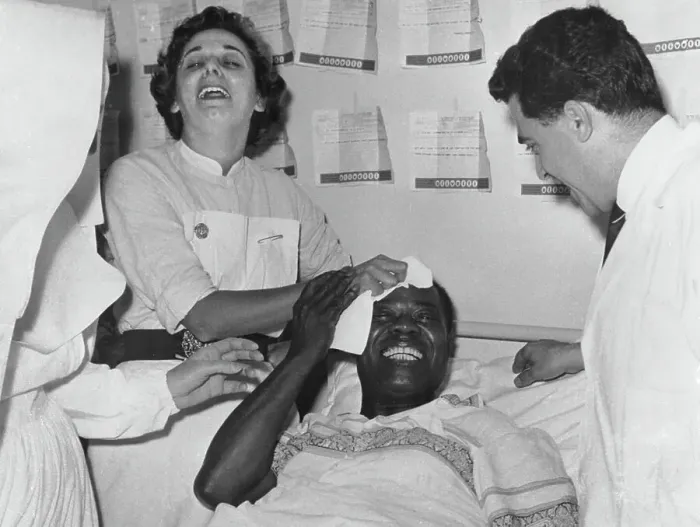Framed Print : Louis Armstrong on the Mend Framed Print : Louis Armstrong on the Mend