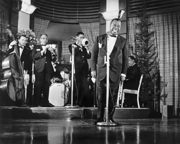 Framed Print : Louis Armstrong Singing on Stage with Band Framed Print : Louis Armstrong Singing on Stage with Band