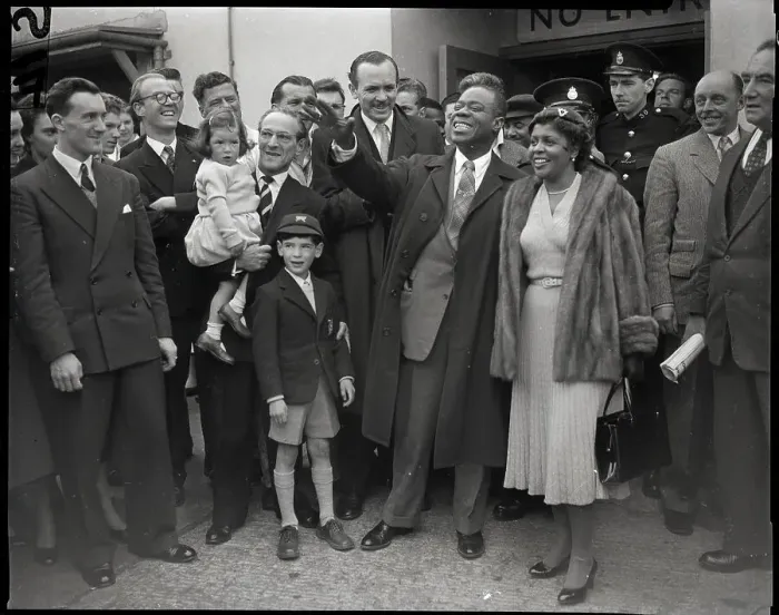 Framed Print : Louis and Lucille Armstrong in Airport Framed Print : Louis and Lucille Armstrong in Airport